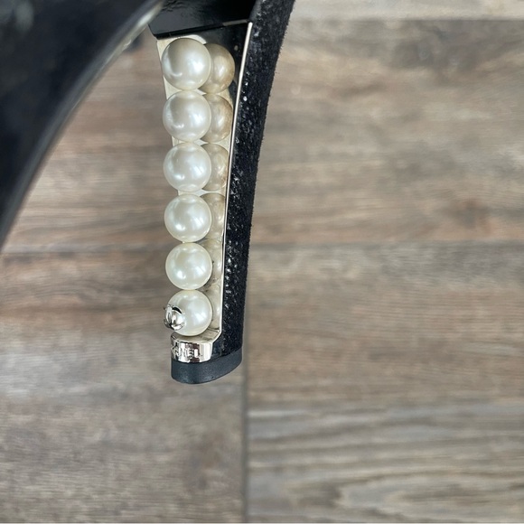 Chanel Pearl CC Logo Black Boots - Picture 14 of 14